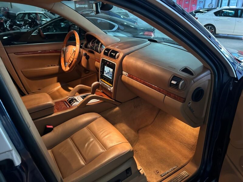 PORSCHE Cayenne S V8