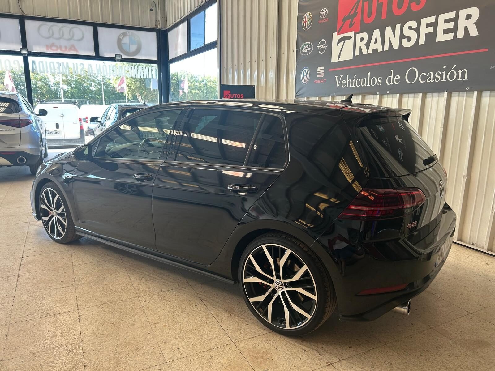 VOLKSWAGEN Golf GTI PERFORMANCE