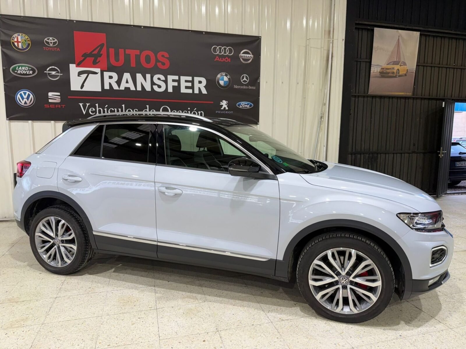 VOLKSWAGEN T-ROC SPORT R-LINE