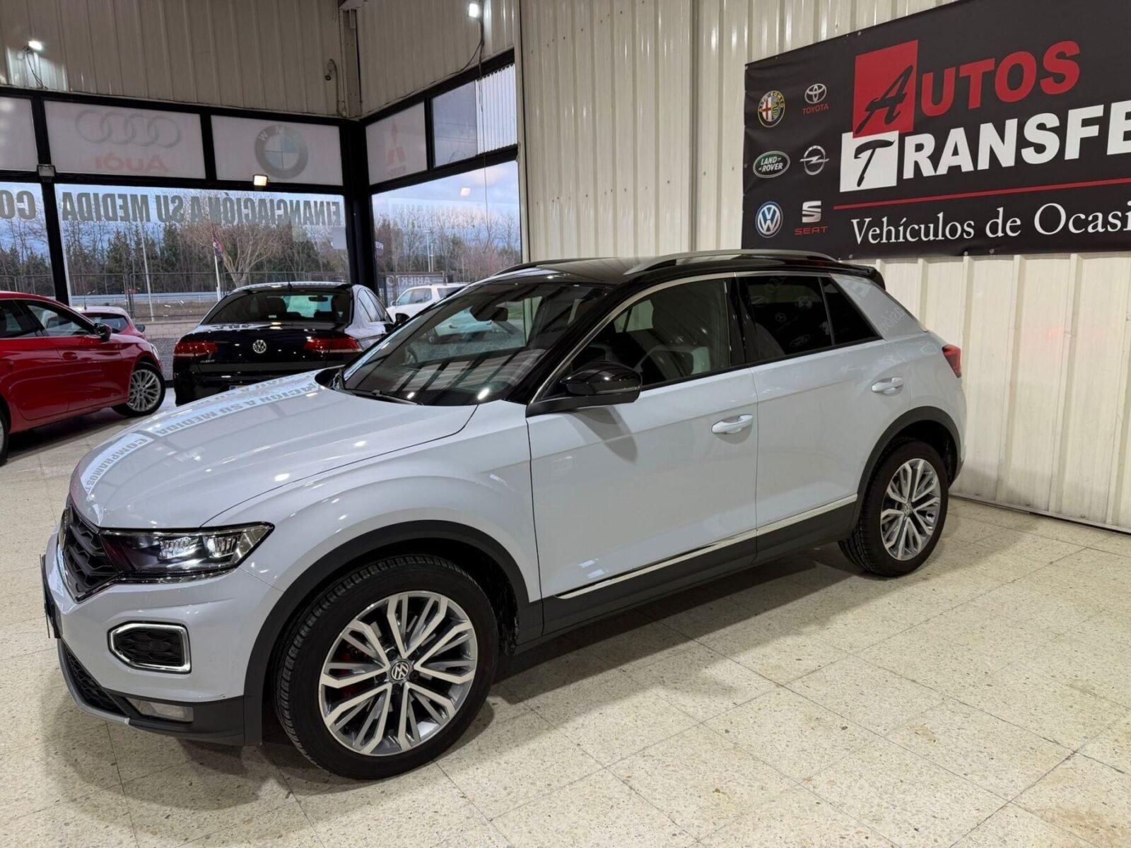 VOLKSWAGEN T-ROC SPORT R-LINE