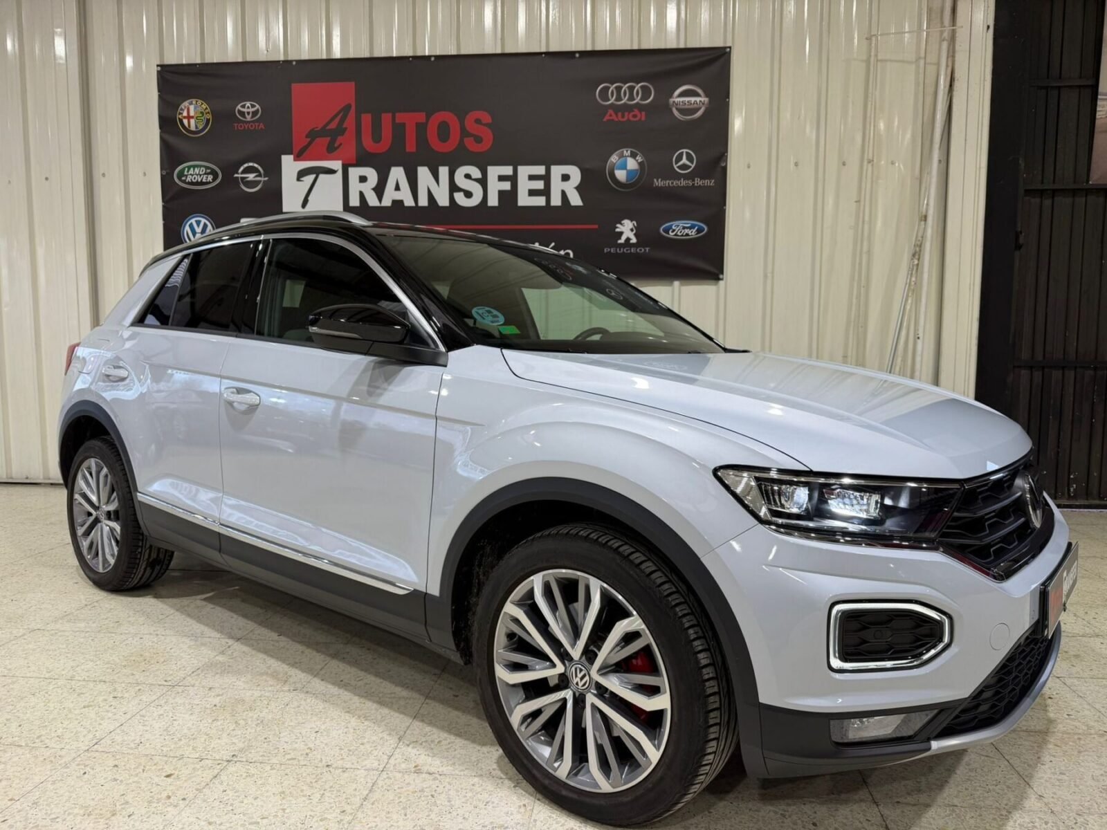 VOLKSWAGEN T-ROC SPORT R-LINE