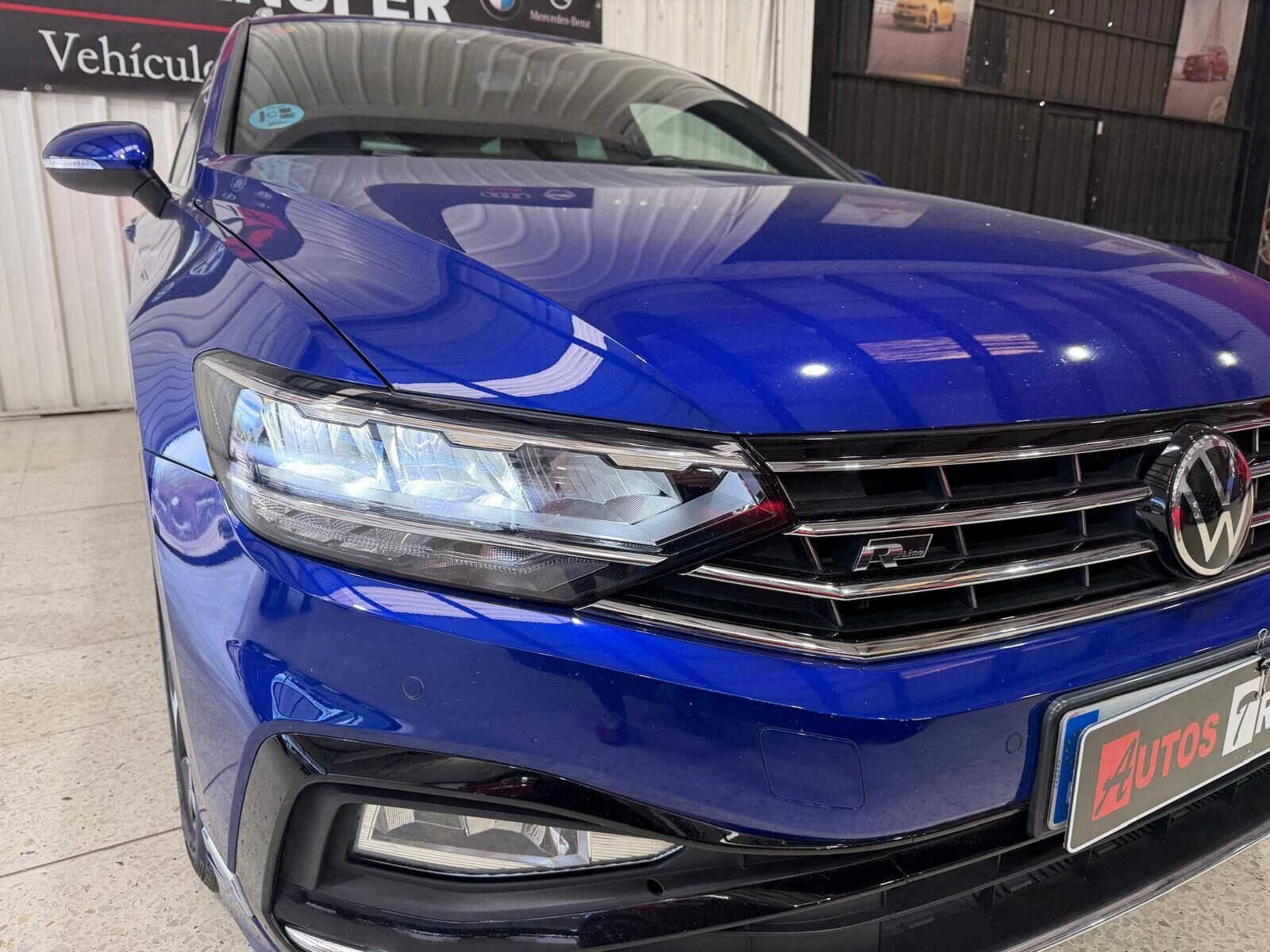 VOLKSWAGEN PASSAT R-line