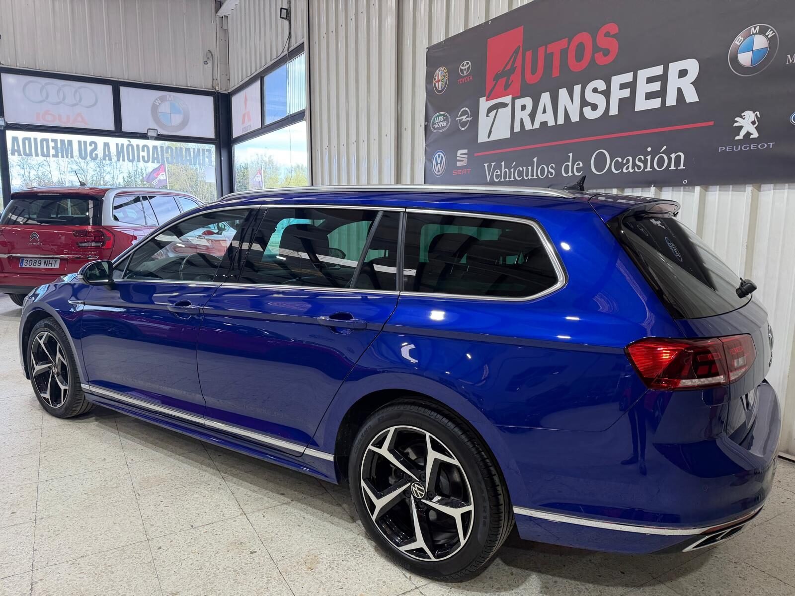 VOLKSWAGEN PASSAT R-line