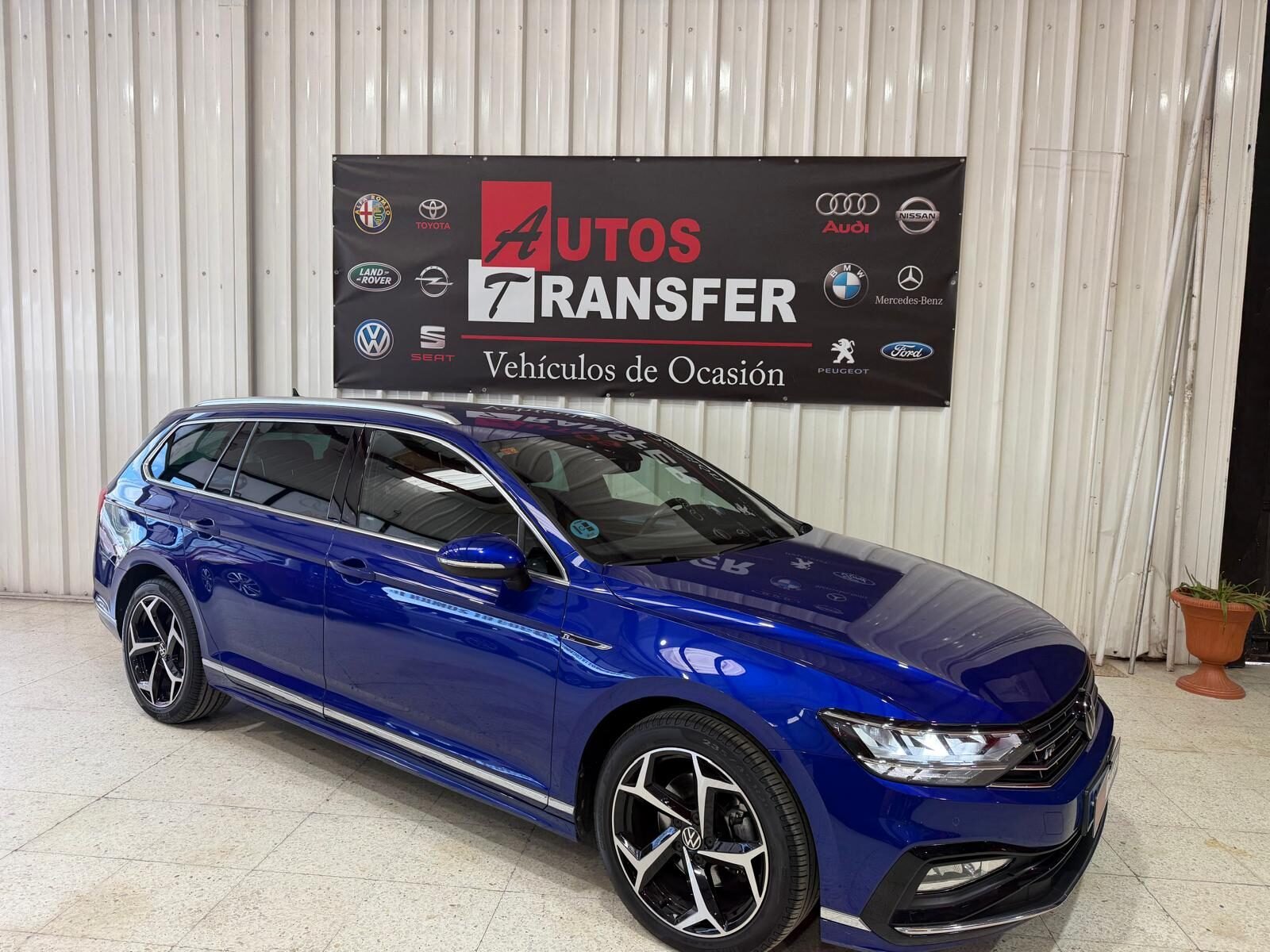 VOLKSWAGEN PASSAT R-line