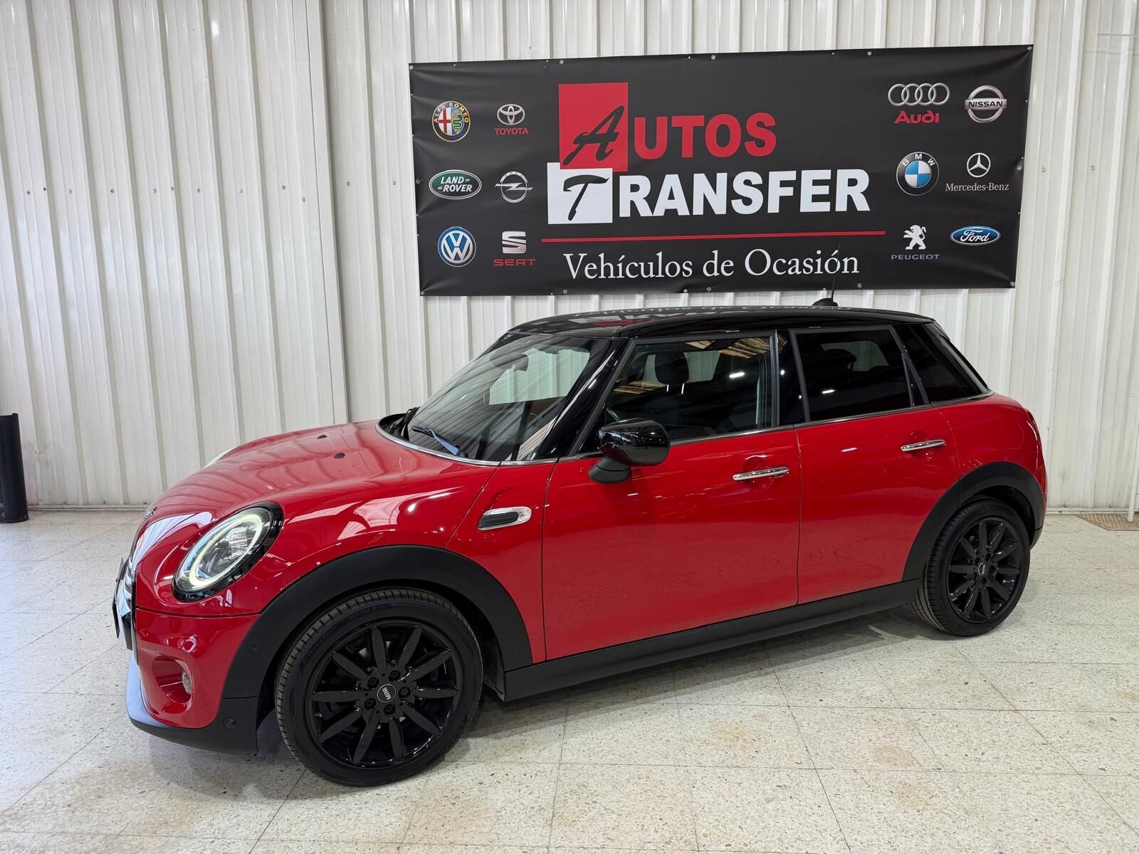 MINI COOPER 5 PUERTAS 