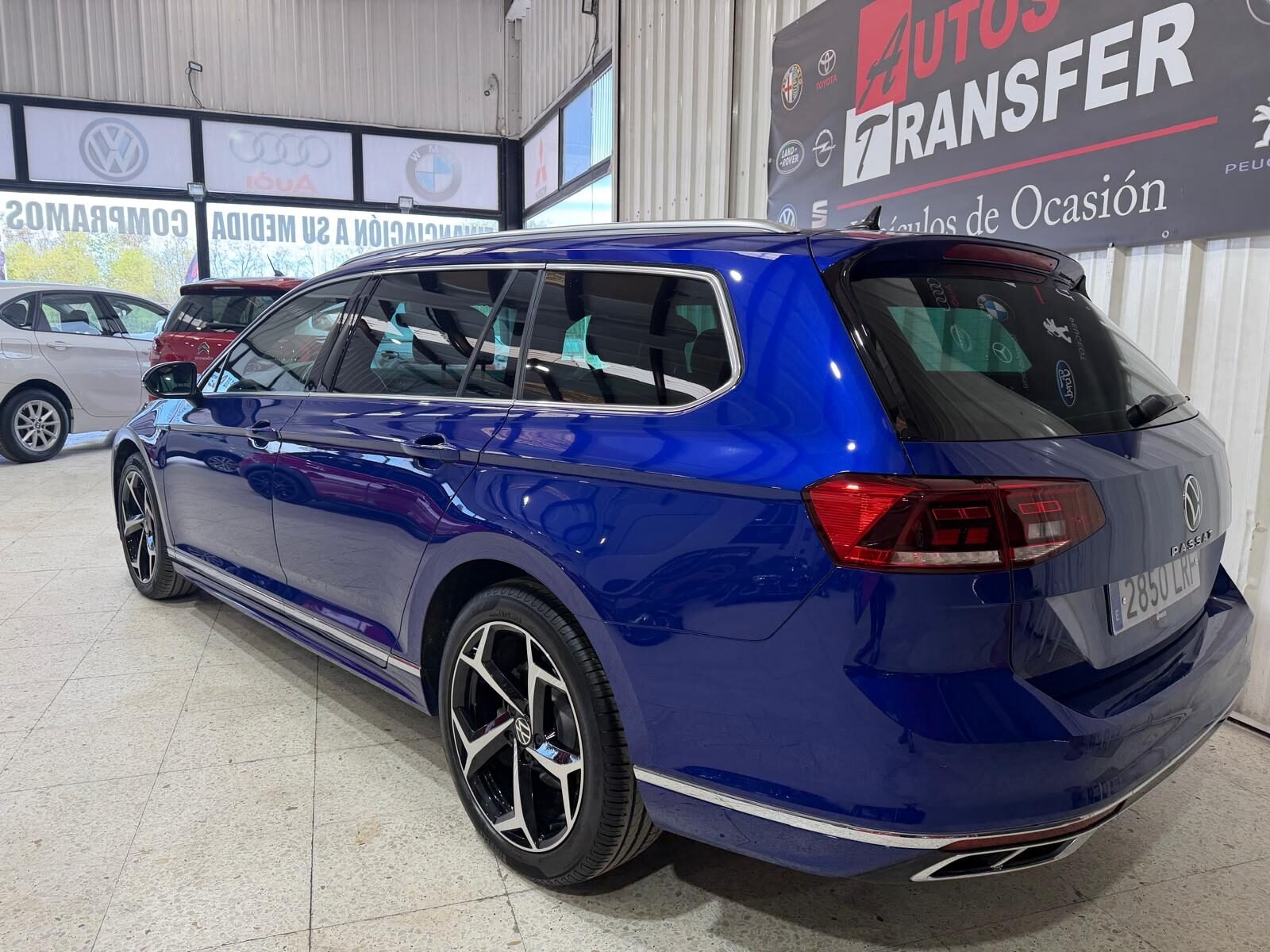 VOLKSWAGEN PASSAT R-line