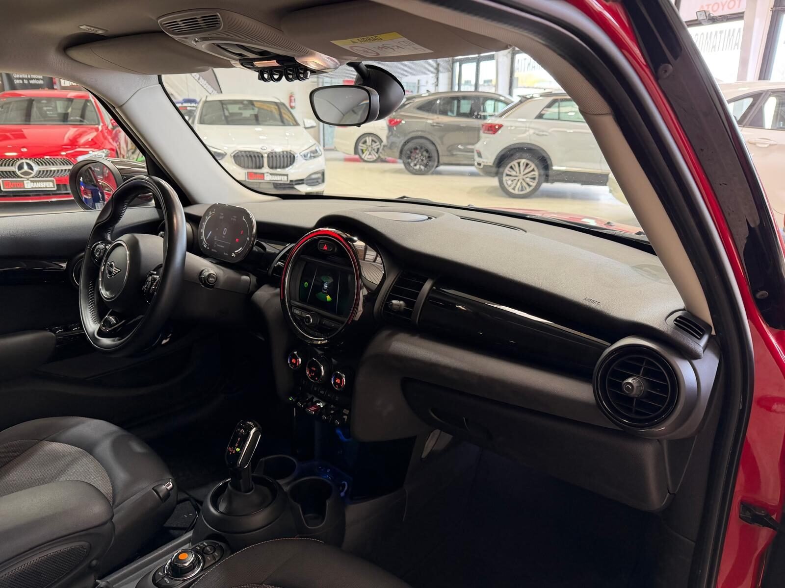 MINI COOPER 5 PUERTAS 