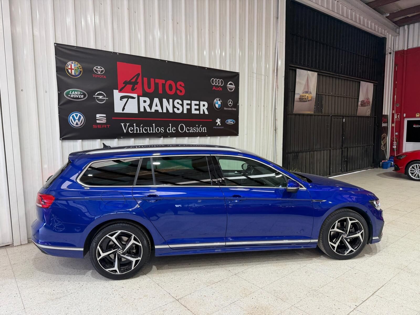 VOLKSWAGEN PASSAT R-line