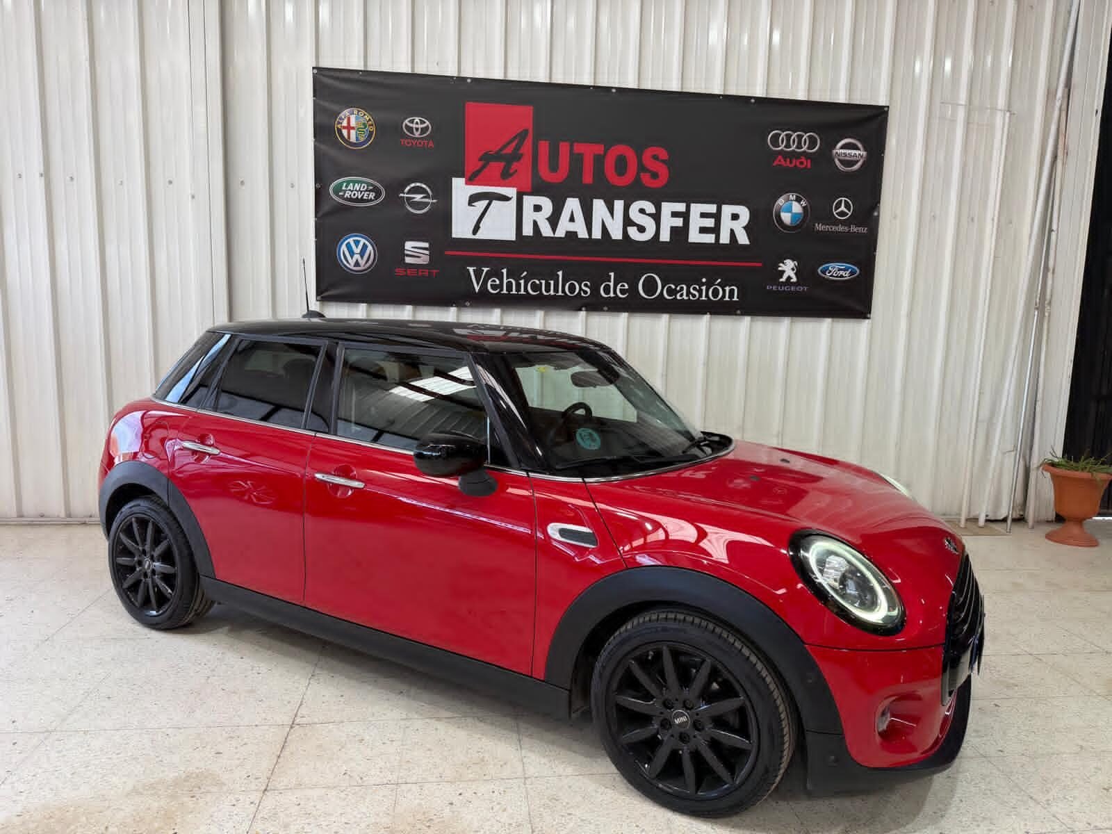 MINI COOPER 5 PUERTAS 