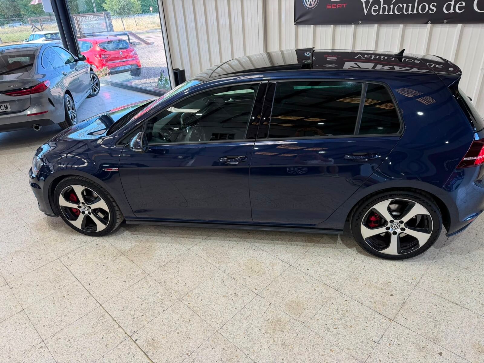 VOLKSWAGEN Golf GTI PERFORMANCE