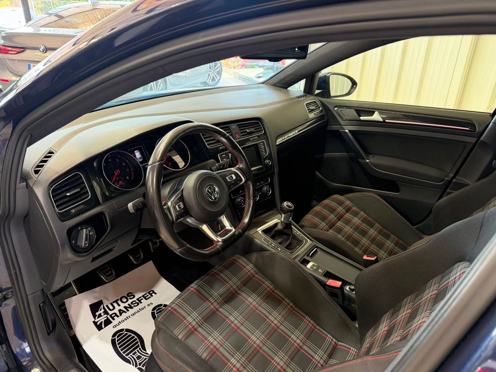 VOLKSWAGEN Golf GTI PERFORMANCE