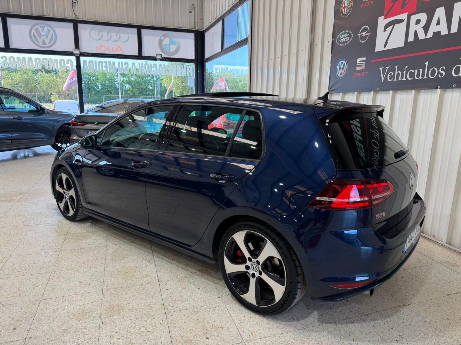 VOLKSWAGEN Golf GTI PERFORMANCE