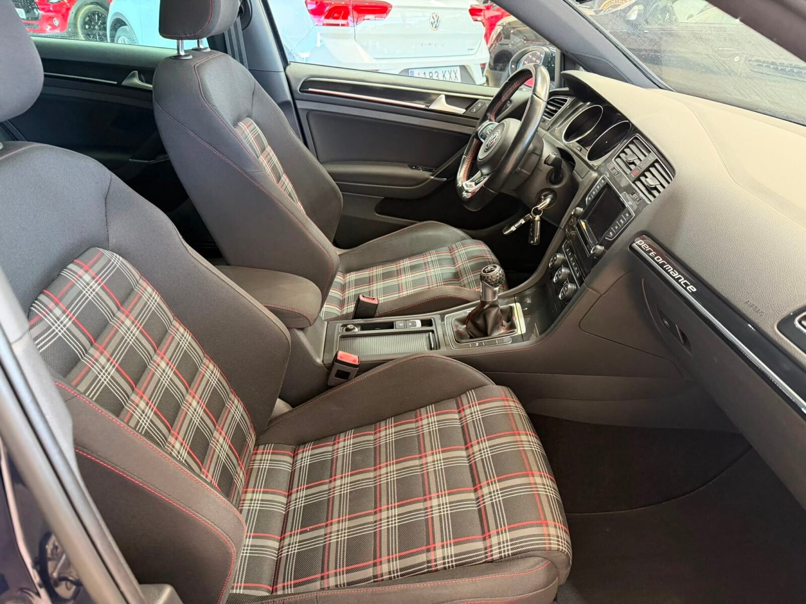 VOLKSWAGEN Golf GTI PERFORMANCE