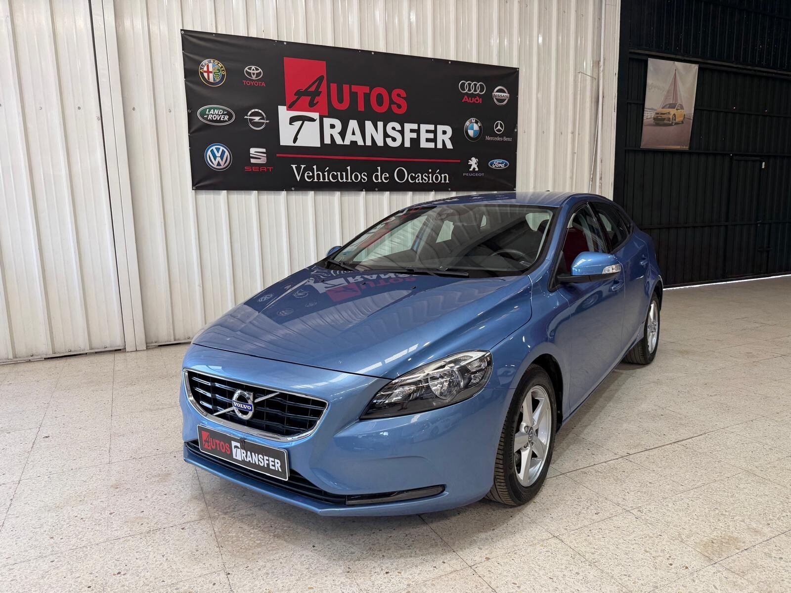 VOLVO V40 2.0